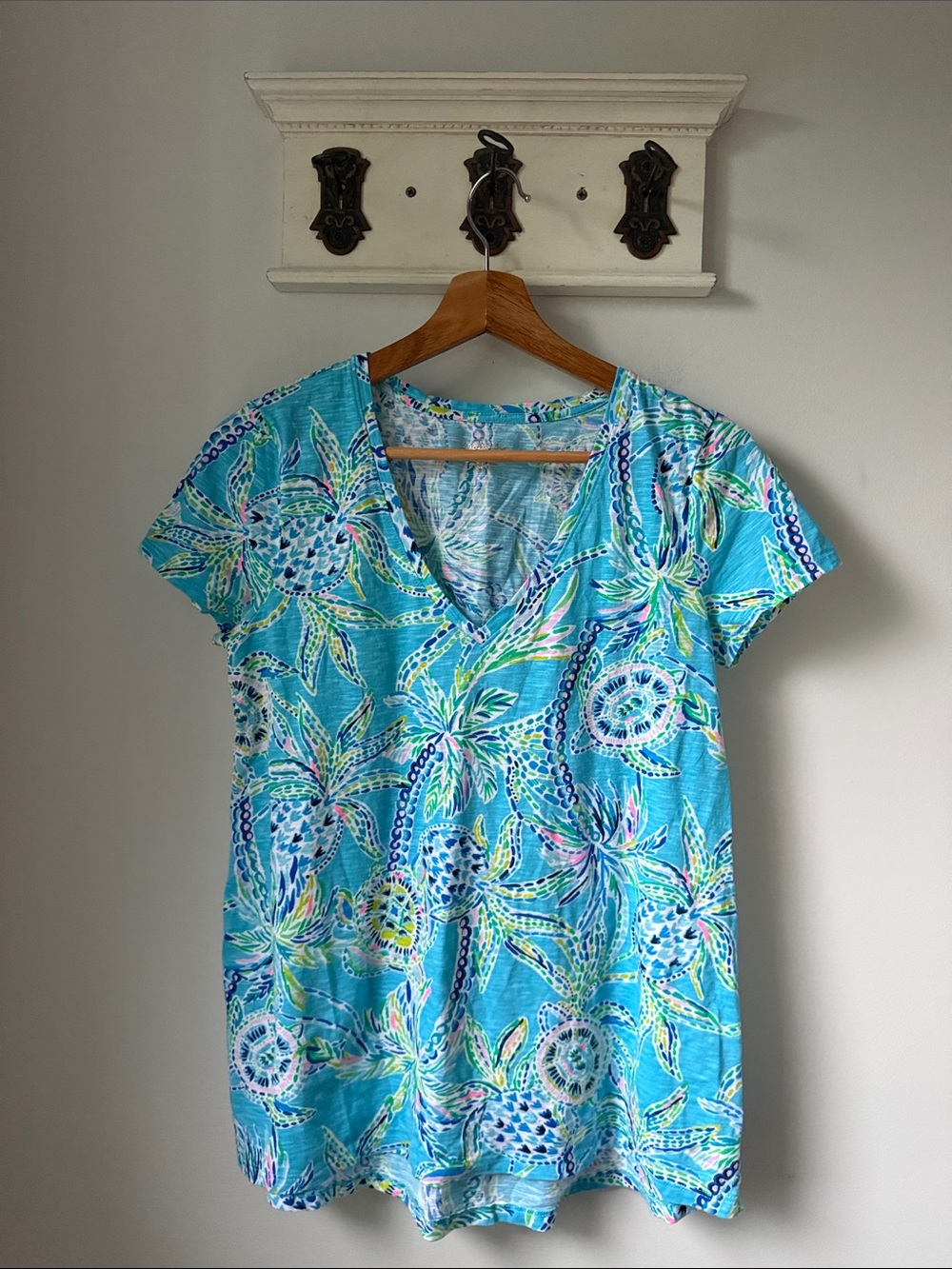 Lilly Pulitzer Tee Turquoise Tropical V-Neck Short Sleeve Top
